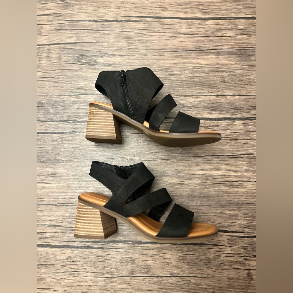 Lucky Brand Rhodette Block Heel Sandals